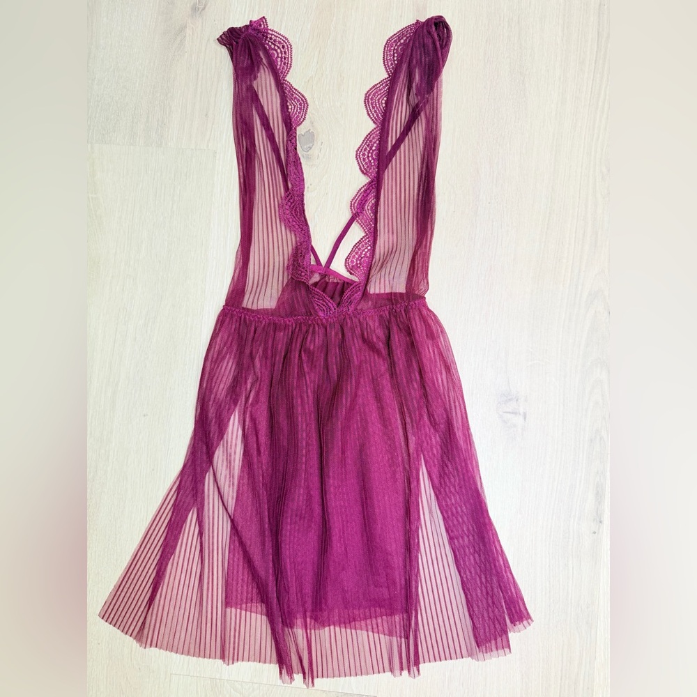 Victoria’s Secret Burgundy Accordion Mesh Lace Babydoll Lingerie Slip Dress SM